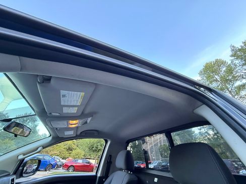 Used 2017 Nissan Titan SV RWD image 33