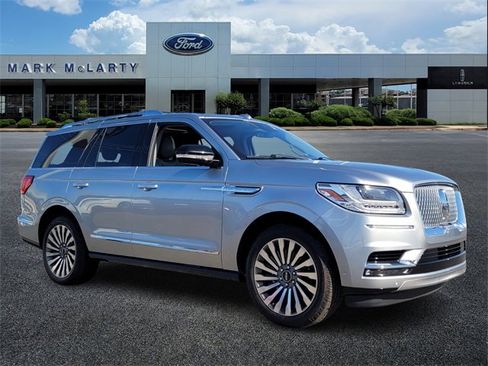 Used 2020 Lincoln Navigator Reserve w/ Luxury Package image 2
