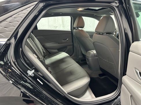 Used 2025 Hyundai Elantra SEL w/ Cargo Package image 46