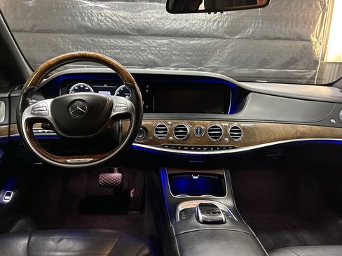Used 2016 Mercedes-Benz S 550 4MATIC Sedan w/ Premium Package image 11
