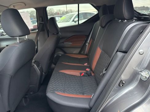 Used 2021 Nissan Kicks SR image 21