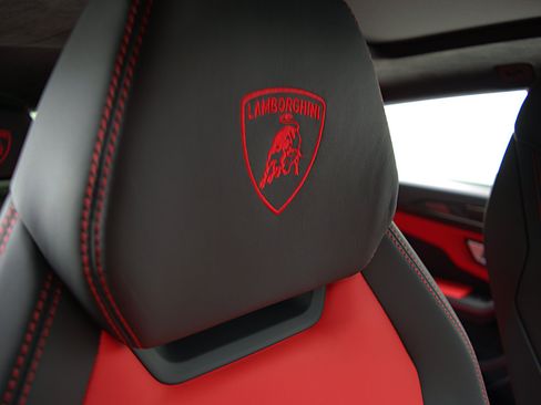 Used 2022 Lamborghini Urus AWD/4WD image 30