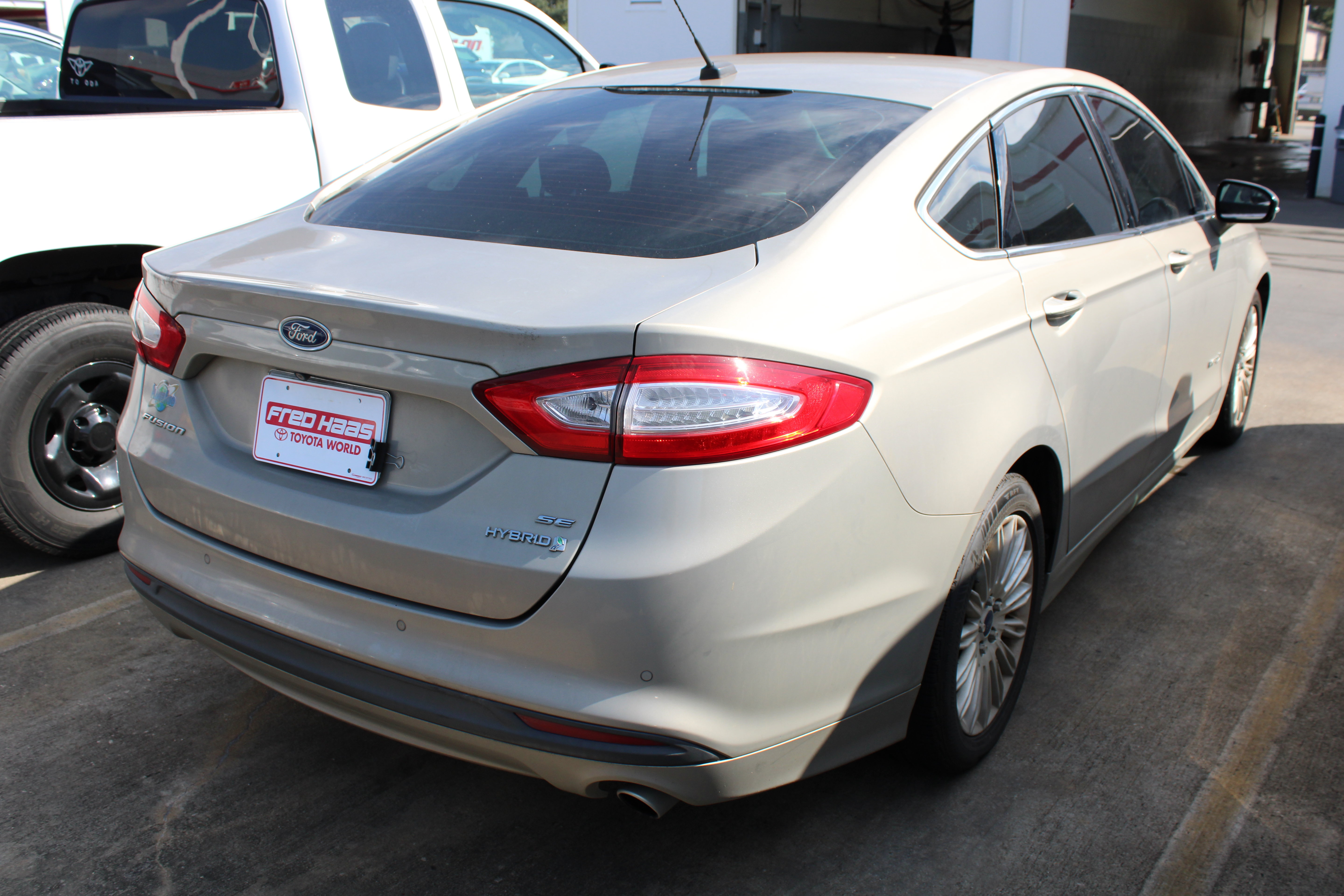 Used 2015 Ford Fusion SE w/ Equipment Group 502A FWD image 10