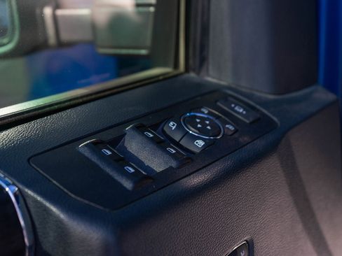 Used 2022 Ford F250 Lariat w/ Black Appearance Pkg image 19