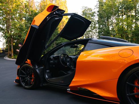 Used 2021 McLaren 765LT RWD image 7