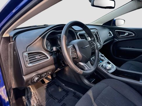 Used 2015 Chrysler 200 Limited w/ Convenience Group FWD image 5