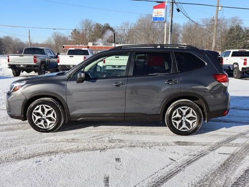 Used 2021 Subaru Forester Premium image 30