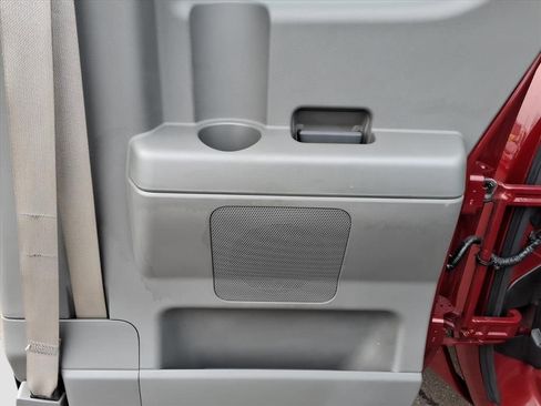 Used 2005 Nissan Titan SE image 11