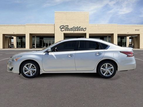 Used 2014 Nissan Altima 2.5 SL w/ Technology Package FWD image 8