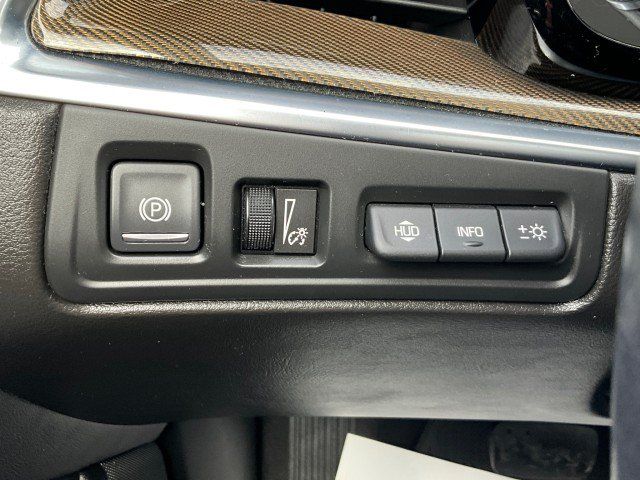 Used 2018 Cadillac XT5 Platinum w/ Driver Assist Package AWD/4WD image 13