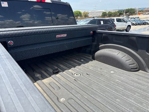 Used 2022 Ford F250 Platinum w/ FX4 Off-Road Package AWD/4WD image 9