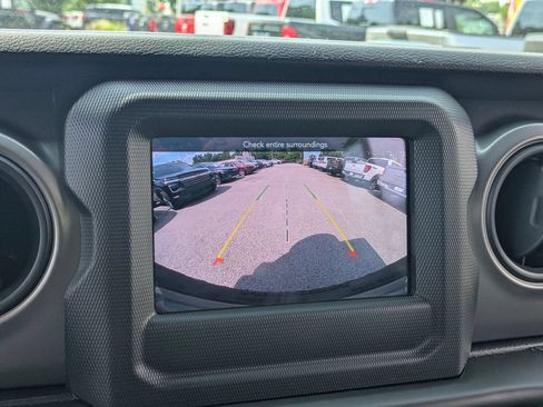 Used 2022 Jeep Wrangler Unlimited Sport AWD/4WD image 21