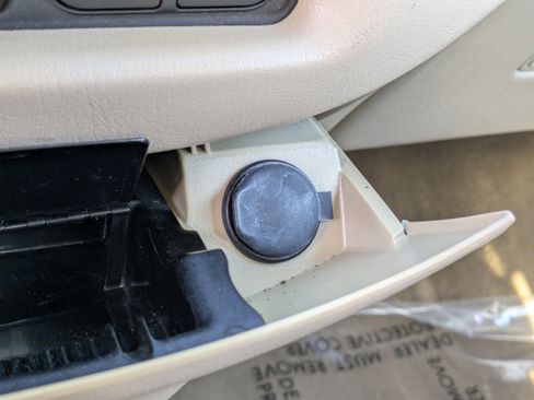 Used 2004 Chevrolet Impala w/ Preferred Equipment Group image 27