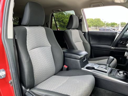Used 2021 Toyota 4Runner SR5 AWD/4WD image 24