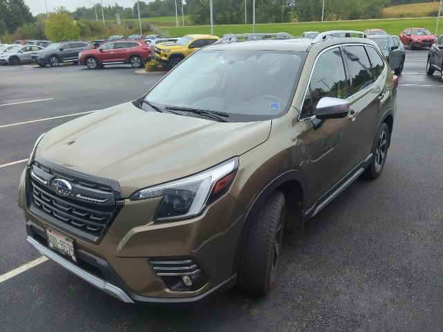 Used 2022 Subaru Forester Touring AWD/4WD image 2