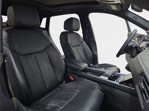 Used 2023 Audi e-tron Chronos w/ Chronos Package image 12