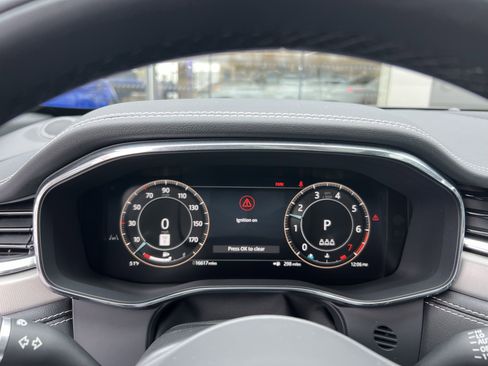 Certified 2025 Jaguar F-PACE R-Dynamic S image 23