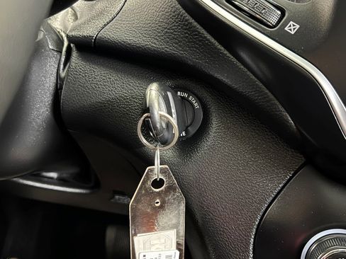 Used 2022 Jeep Cherokee Latitude w/ Sun & Sound Group image 35