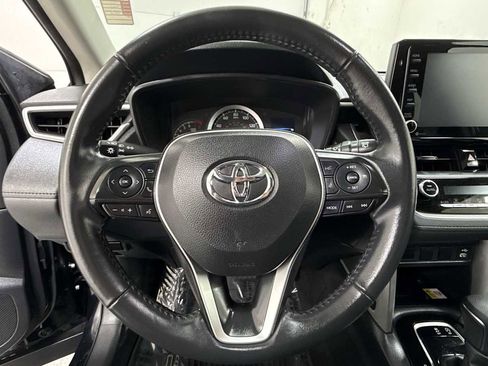 Certified 2022 Toyota Corolla Cross LE image 16