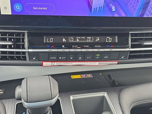 New 2026 Toyota Sienna XLE FWD image 25