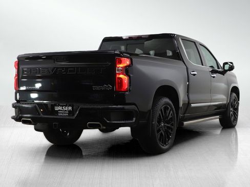 Used 2022 Chevrolet Silverado 1500 High Country w/ High Country Premium Package image 5