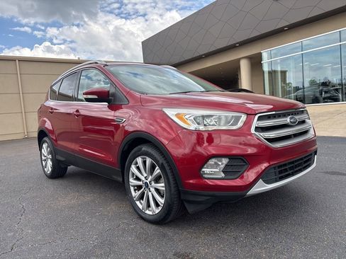 Used 2017 Ford Escape Titanium FWD image 3