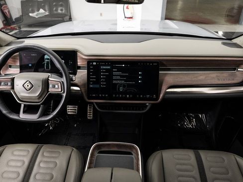 Used 2022 Rivian R1T Launch Edition image 21