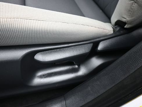 Used 2023 Toyota Corolla LE w/ Carpet Mat Package (TMS) FWD image 12