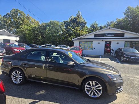 Used 2019 Volkswagen Passat 2.0T Wolfsburg FWD image 5
