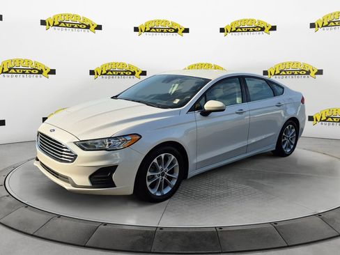 Used 2019 Ford Fusion SE FWD image 1