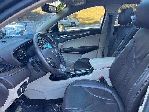 Used 2019 Lincoln MKC Reserve image 7