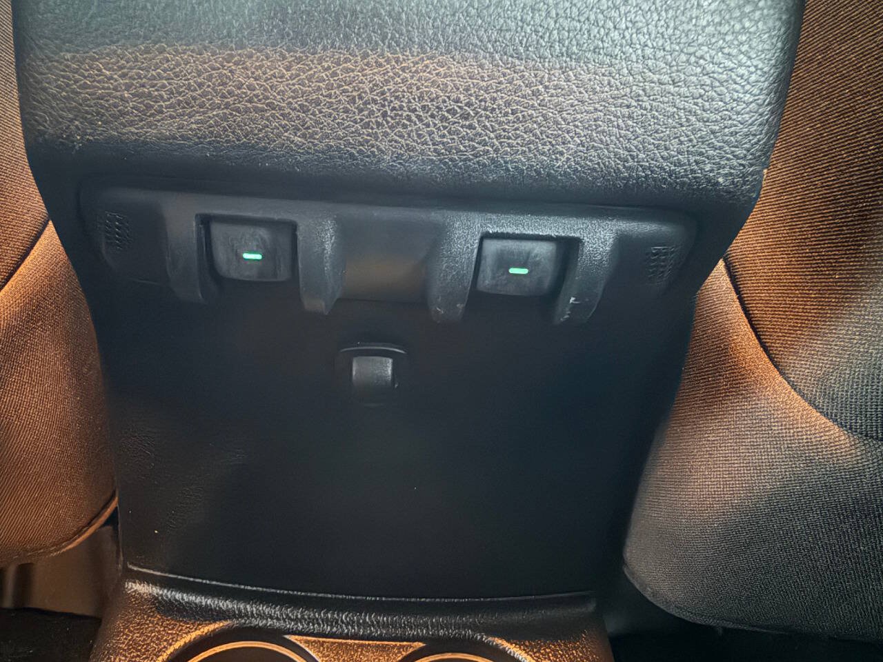 Used 2014 Jeep Wrangler Unlimited Sahara w/ Connectivity Group AWD/4WD image 21