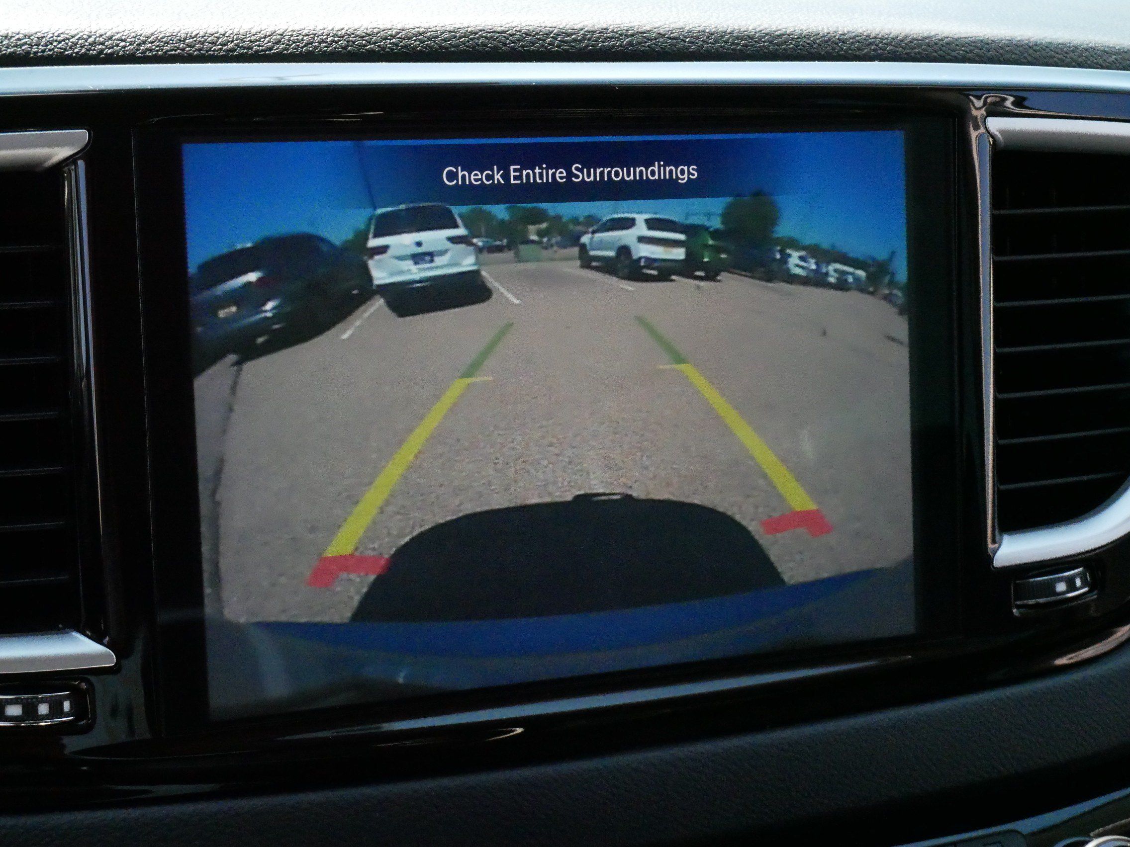 Used 2023 Chrysler Pacifica Touring-L FWD image 28