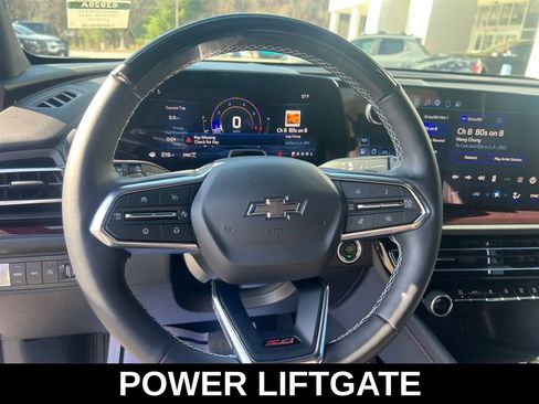 Used 2025 Chevrolet Traverse Z71 w/ Enhanced Driving Package image 17