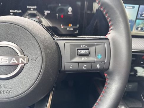 Used 2025 Nissan Kicks SR w/ SR Premium Package AWD/4WD image 18