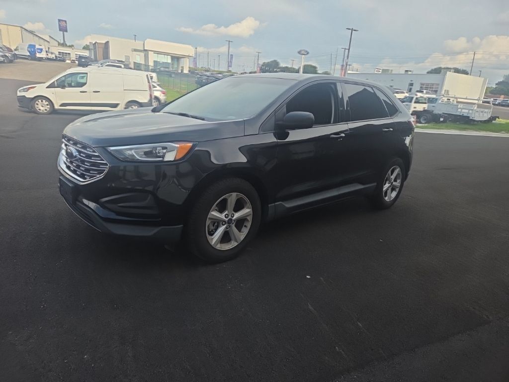 Used 2020 Ford Edge SE FWD image 3