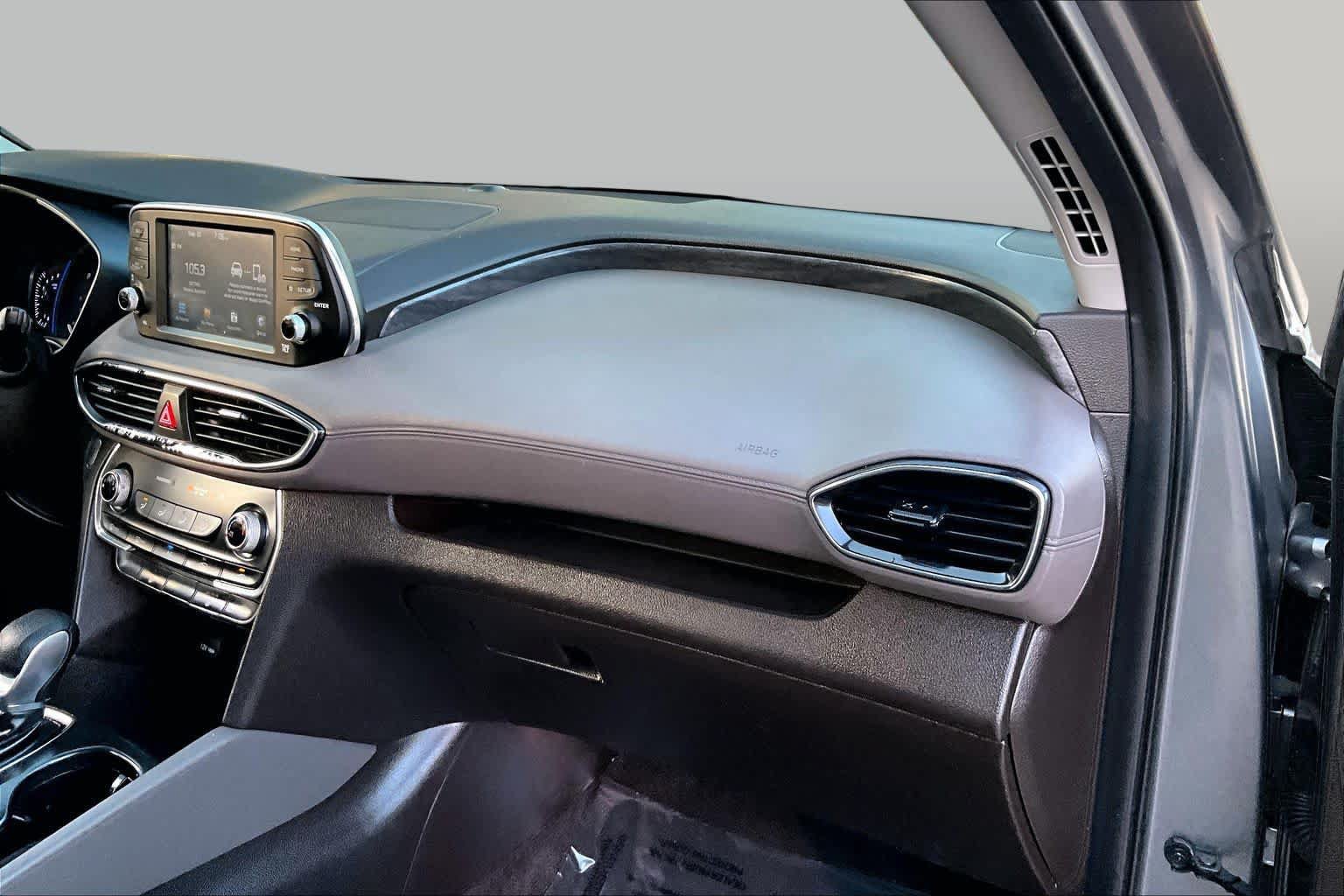 Used 2019 Hyundai Santa Fe SEL FWD image 18