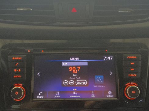 Used 2020 Nissan Rogue Sport SV FWD image 25