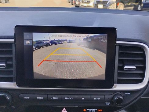 Used 2025 Hyundai Venue SEL FWD image 20