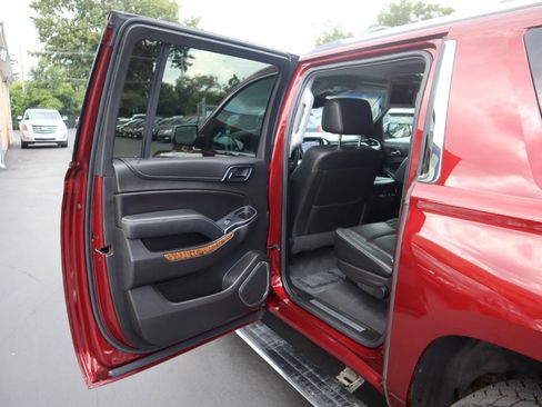 Used 2019 Chevrolet Suburban Premier AWD/4WD image 18
