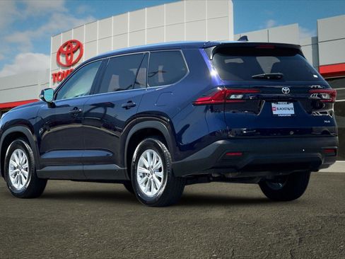Certified 2025 Toyota Grand Highlander FWD image 5