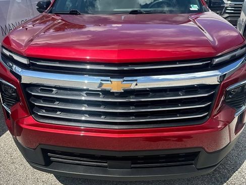 Used 2026 Chevrolet Traverse LT w/ Driver Confidence Package AWD/4WD image 2