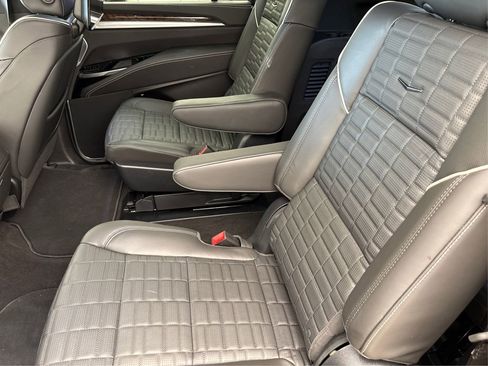 New 2025 Cadillac Escalade ESV Sport Platinum image 10