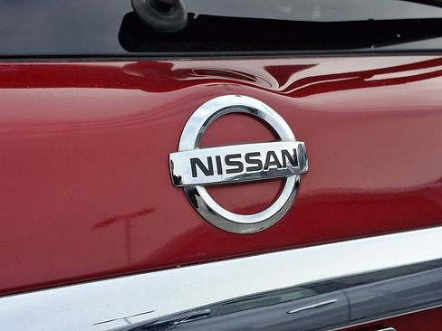 Used 2014 Nissan Pathfinder Platinum w/ Platinum Premium Package image 32