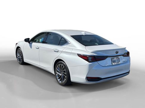 Used 2025 Lexus ES 300h w/ Accessory Package (Z2) FWD image 3