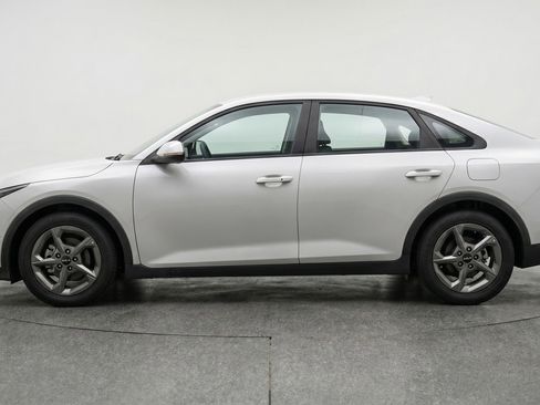 Used 2025 Kia K4 LXS image 5
