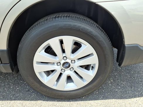 Used 2019 Subaru Outback 2.5i Premium AWD/4WD image 17
