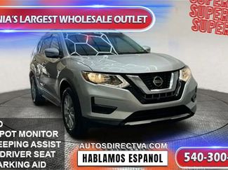 Used 2019 Nissan Rogue SV image 1