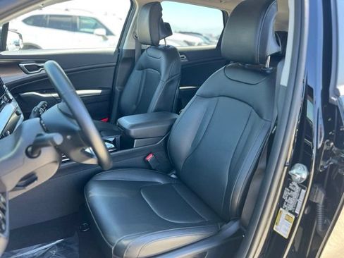 Used 2025 Kia Sportage EX w/ Premium Package FWD image 14