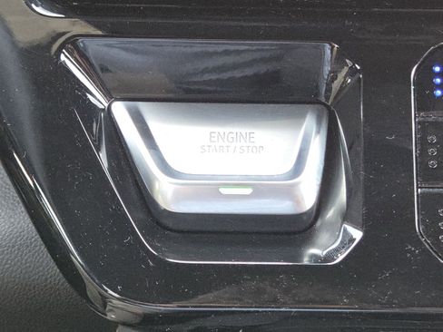 Used 2025 GMC Sierra 1500 AT4 AWD/4WD image 9